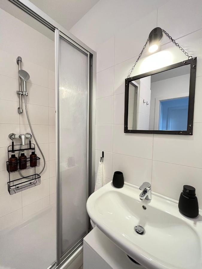 Penthouse Near Station With Free Parking Apartament Viena