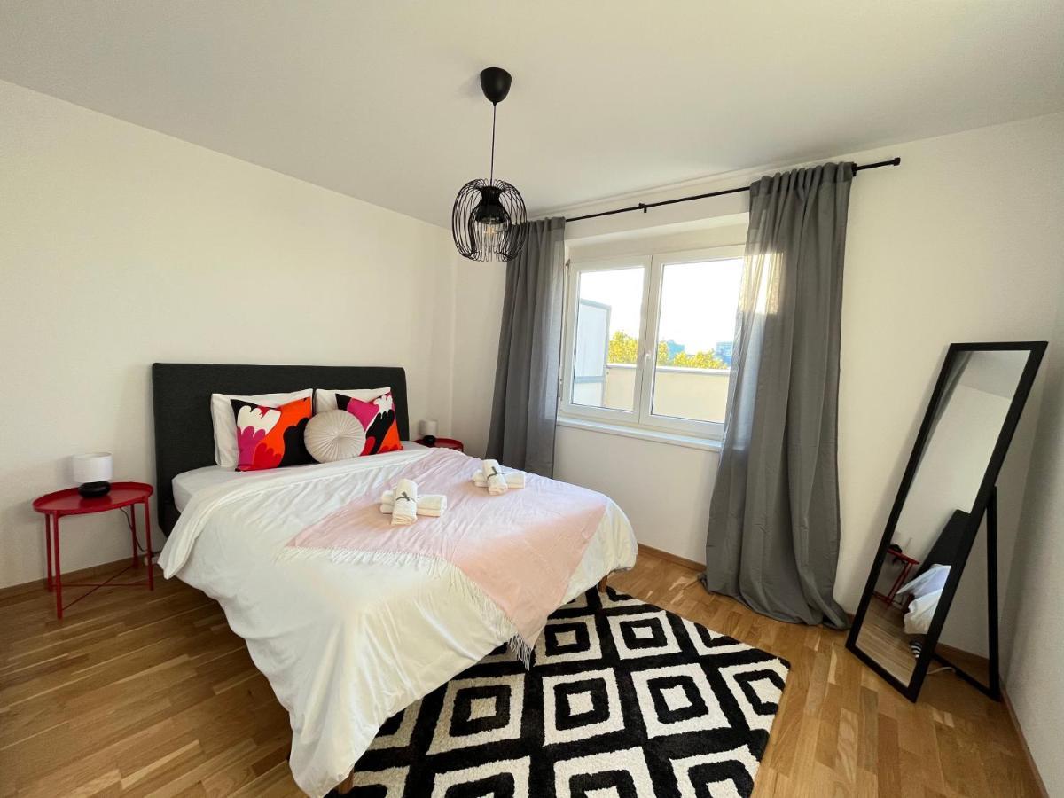 Penthouse Near Station With Free Parking Apartament Viena