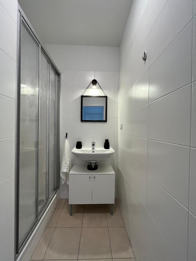 Penthouse Near Station With Free Parking Apartament