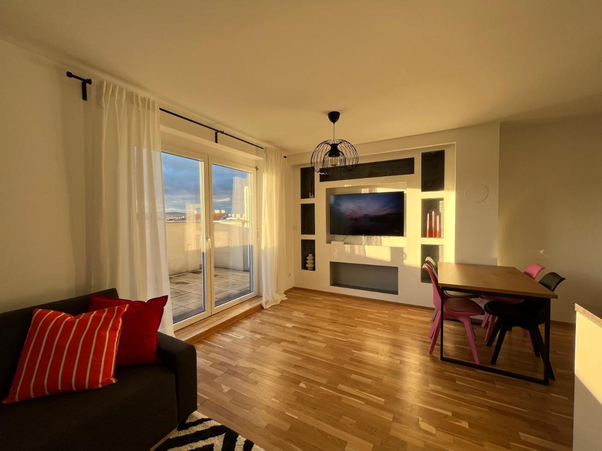 Penthouse Near Station With Free Parking * Viena